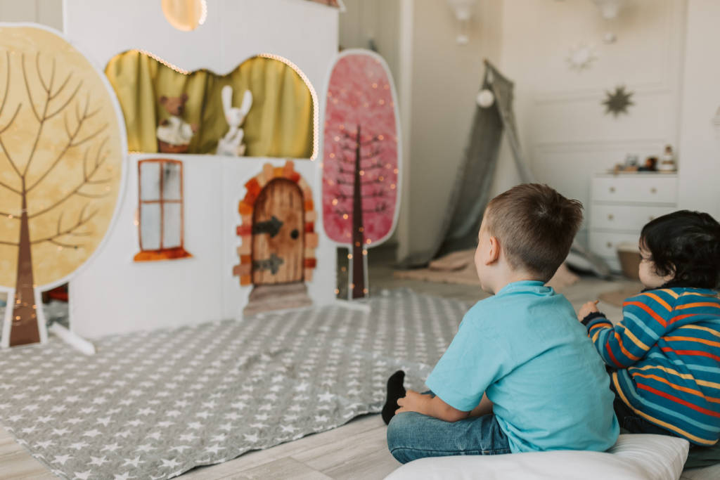 Was tun an Regentagen mit Kindern: 5 spaßige Indoor-Ideen Was tun an Regentagen mit Kindern: 5 spaßige Indoor-Ideen