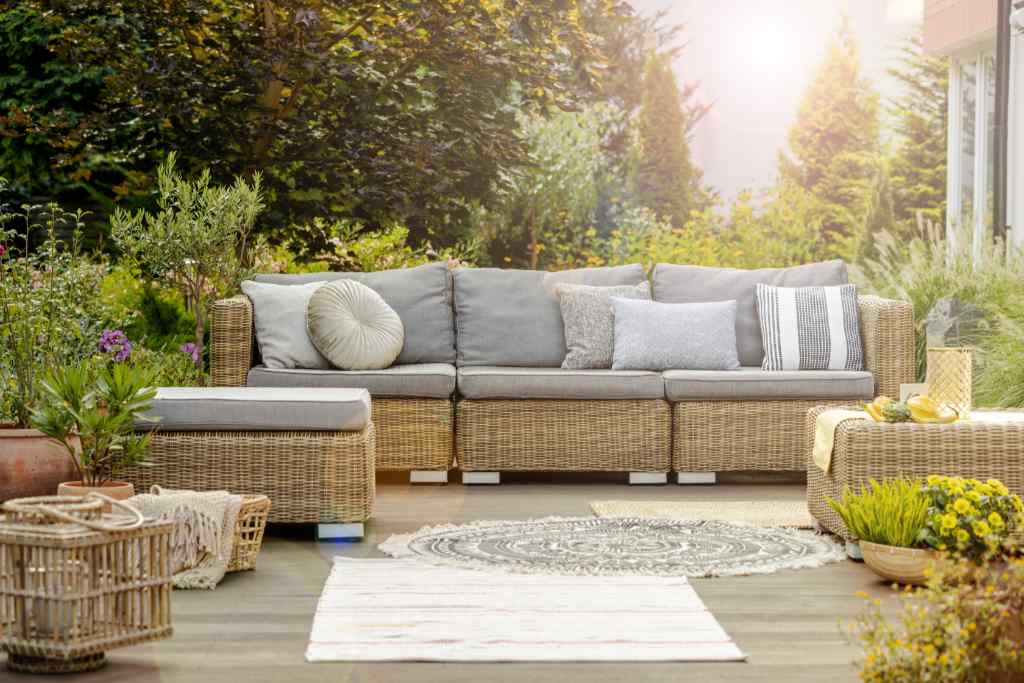 Terrassen Deko - Entdecke die Must-haves 2024 für deine Terrasse Terrassen Deko - Entdecke die Must-haves 2024 für deine Terrasse