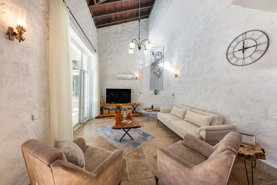 Mediterranean interior design | Mediterranean furnishing style 01 Mediterrane Einrichtung